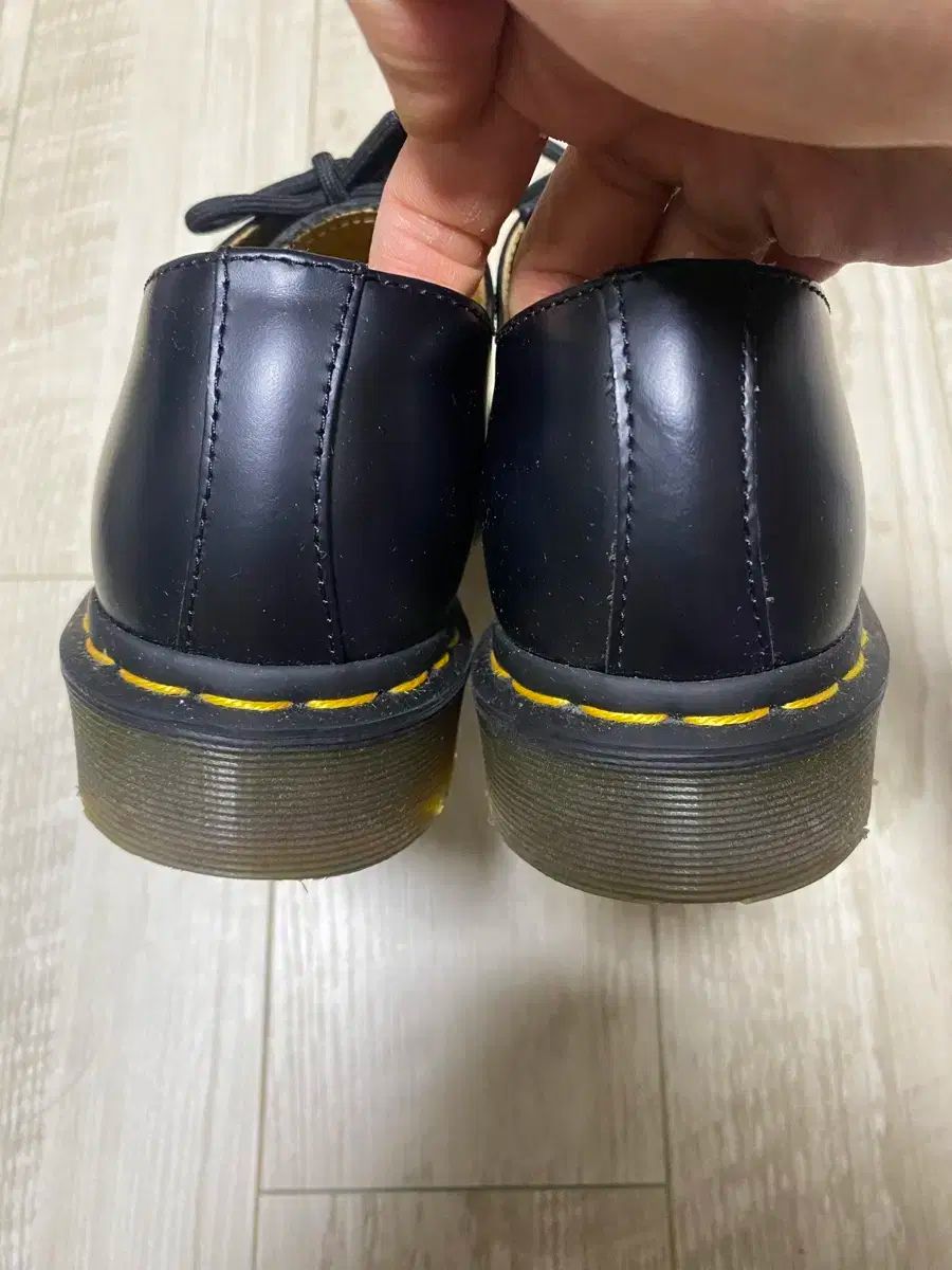 Dr.Martens ドクターマーチン MOLLY RAINBOW パテントブーツ ブラック