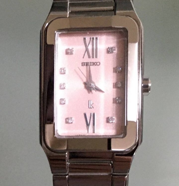 日本で買SEIKO ピンク文字盤　ストーン　レディース　腕時計 時計
