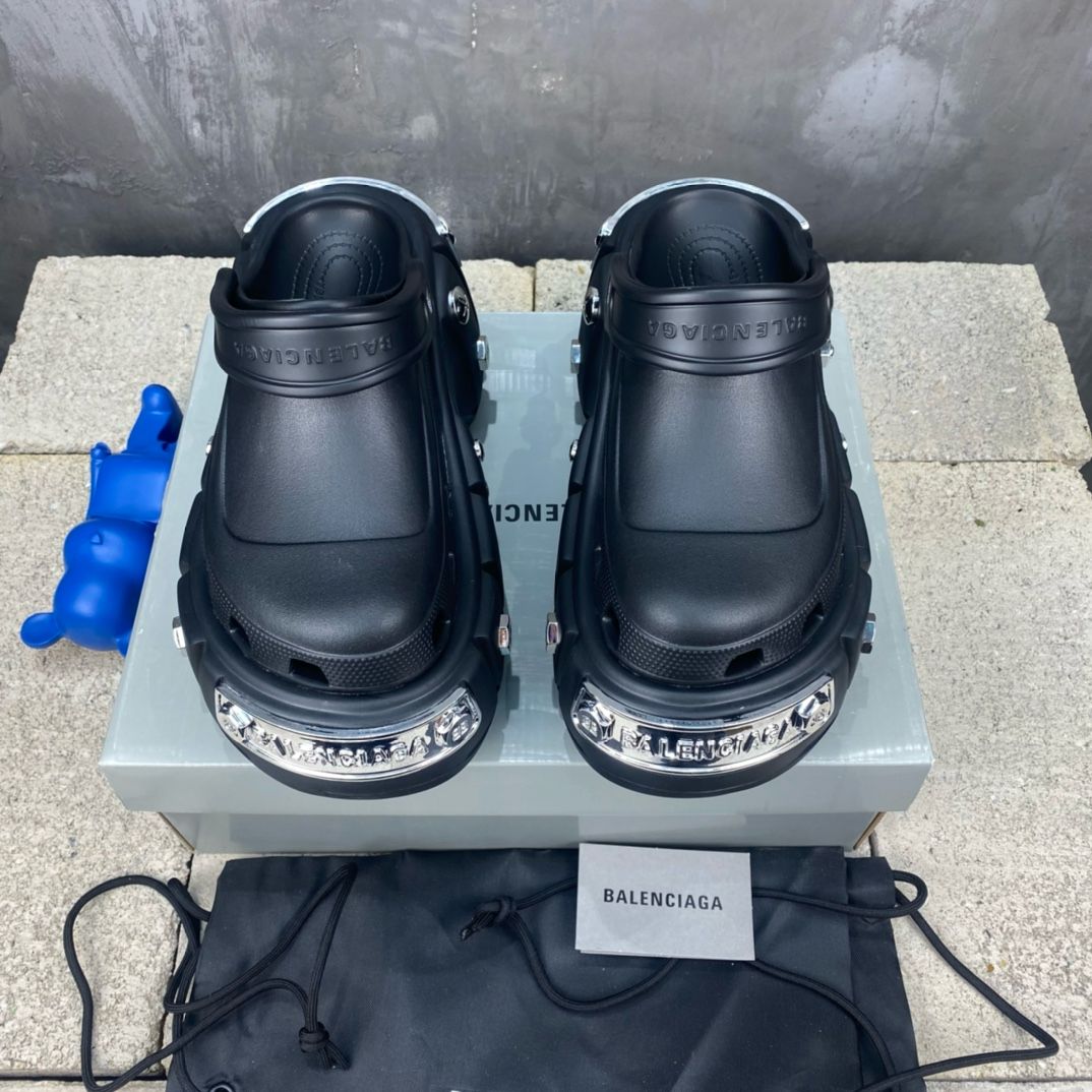 最終値下げ BALENCIAGA Hard Crocs クロックス 厚底 ロゴ 41 - メルカリ