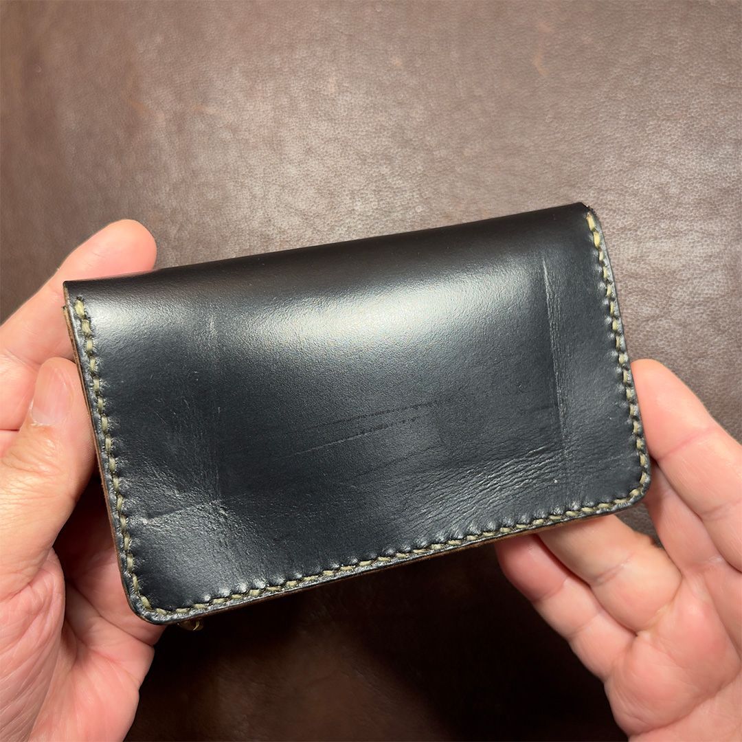 ブラック茶芯｜ミドルトラッカーウォレット –