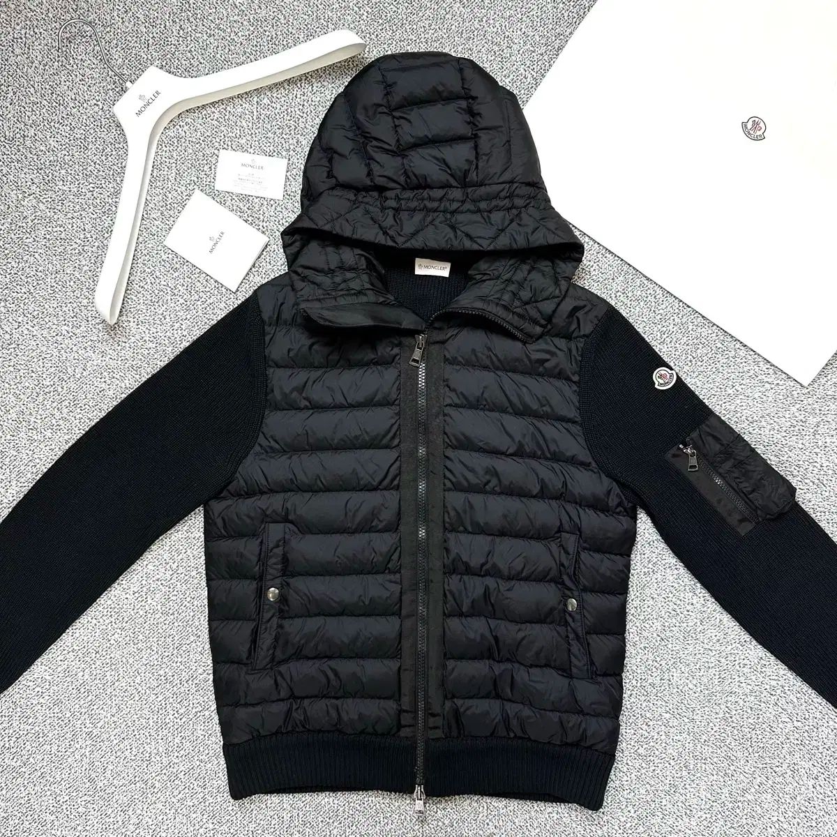 グレード| L サイズ MONCLER モンクレール フード付きニット ジップアップ ダウンジャケット
