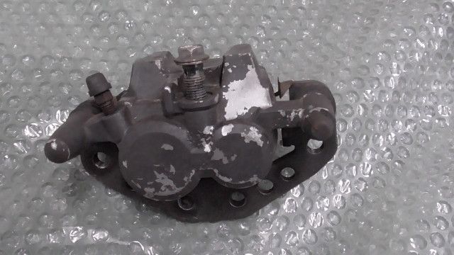 ご依頼品 バンディット250 GJ74A-130xxx の フロントキャリパー :#1709772806