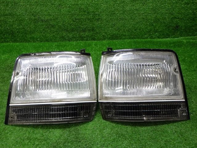 日産　U11　HU11　ブルーバード　後期　コーナーレンズ左右　IKI5158　241004020
