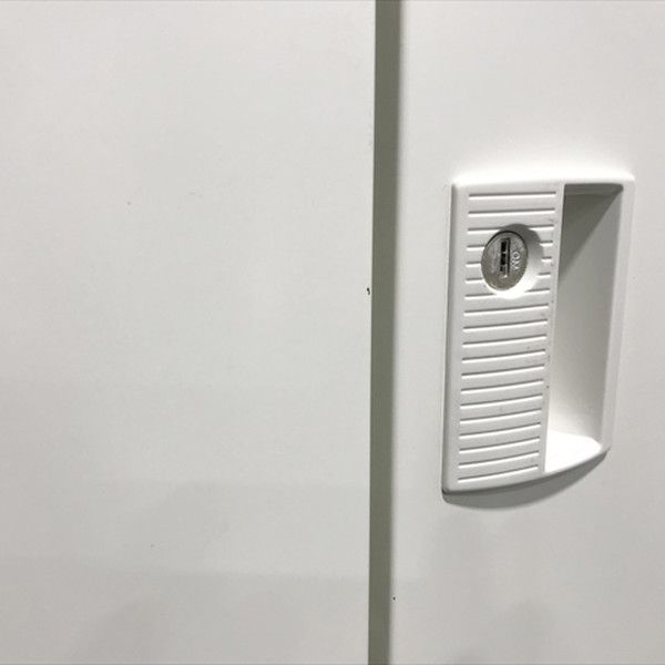 更衣ロッカー
