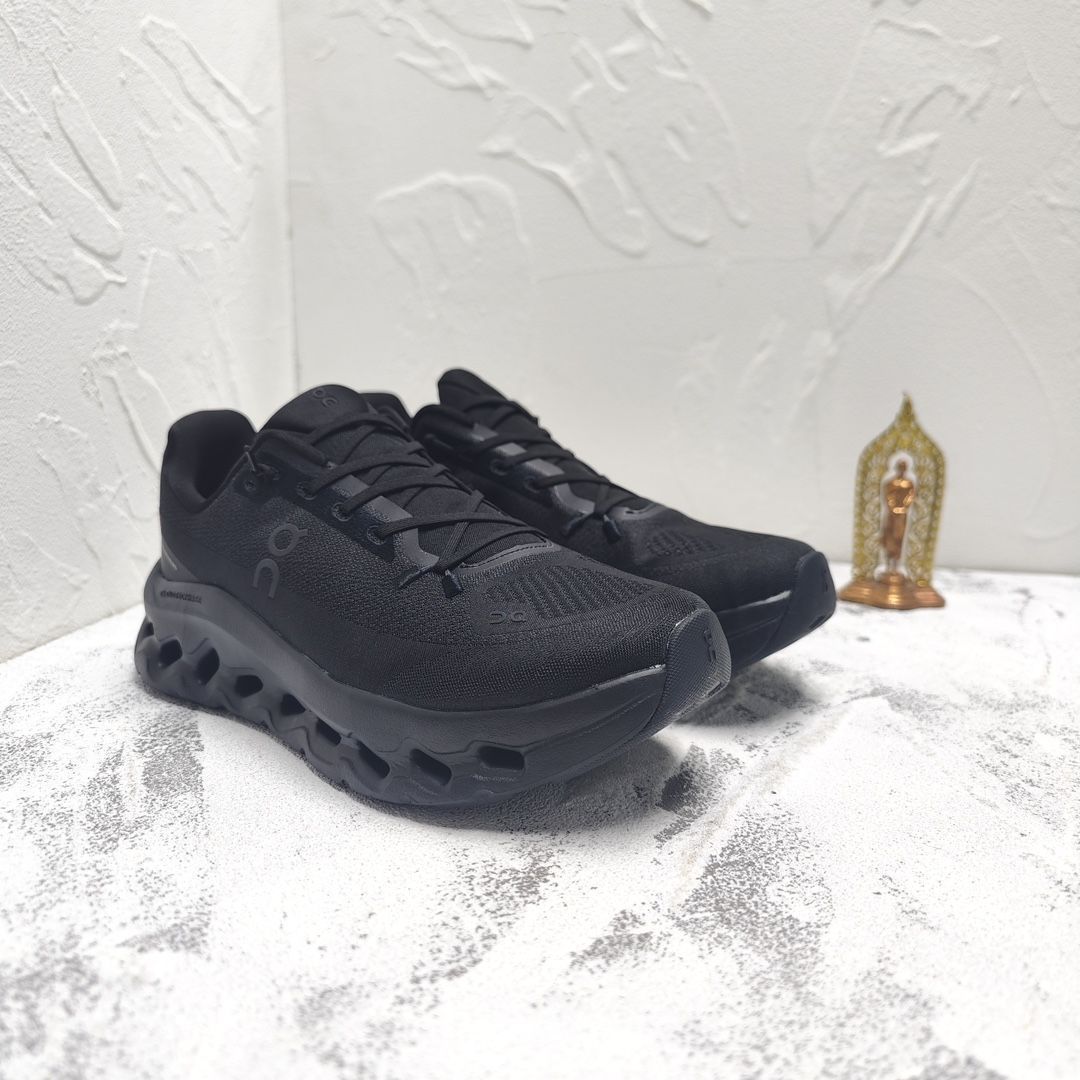 On cloudtilt ブラック　新品未使用 On Cloudtilt Black Lowtop/Performance & Sports On