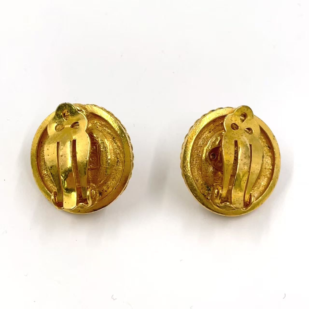 CHANEL パールモチーフ 片方ロゴプレート破損 GP ゴールド イヤリング