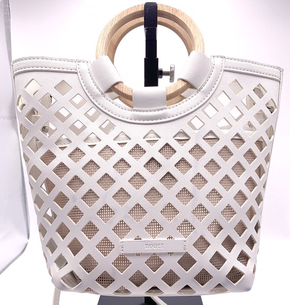 【新品】NOUER メッシュ 2WAYバッグ ベージュ/ブラック ヌエール nouer 2wayメッシュハンドバッグ （ブラック） -靴