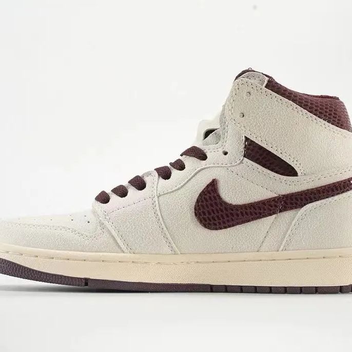 A Ma Maniere × Nike Air Jordan 1 Retro High OG Sail and Burgundy アママニエール  × ナイキ エアジョーダン1 レトロ ハイ OG セイルアンドバーガンディ - メルカリ