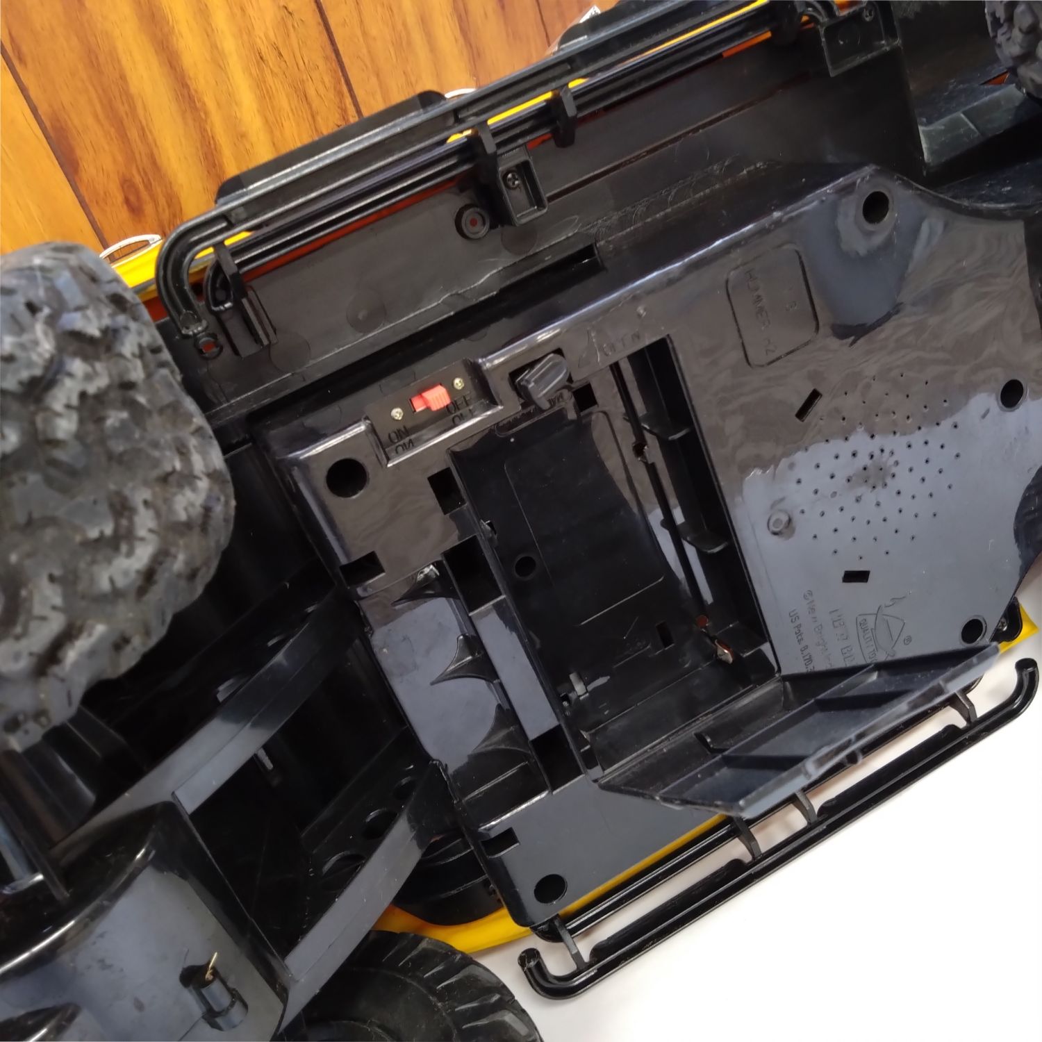 New Bright社 1/6スケール HUMMER H2 ラジコン 特大 71cm ホビー New Bright社 1/6スケール HUMMER H2 ラジコン 特大 71cm ホビー