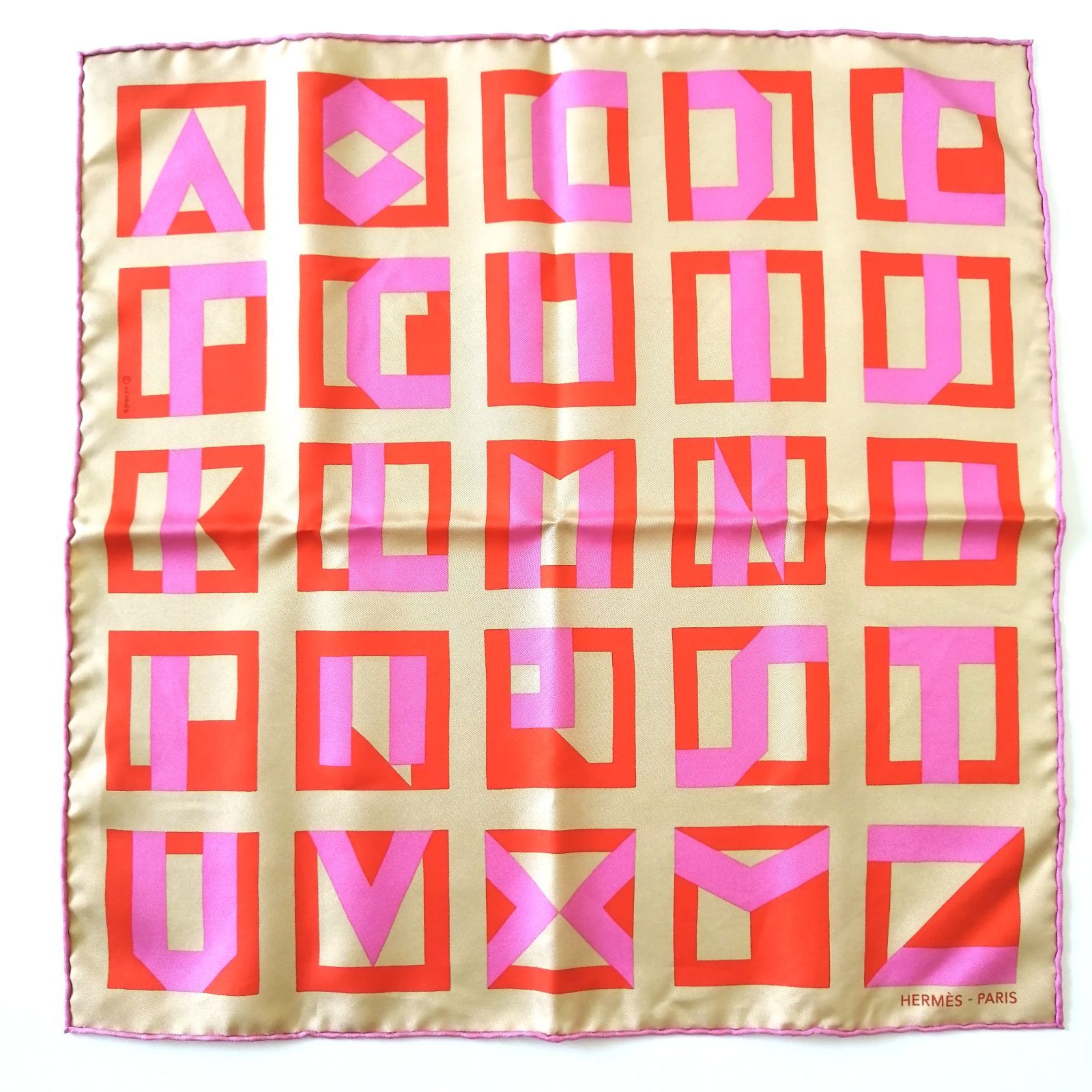 美品  HERMES カレ 45 アルファベット 美品 エルメス HERMES スカーフ カレ45 LETTERS AU CARRE カレの