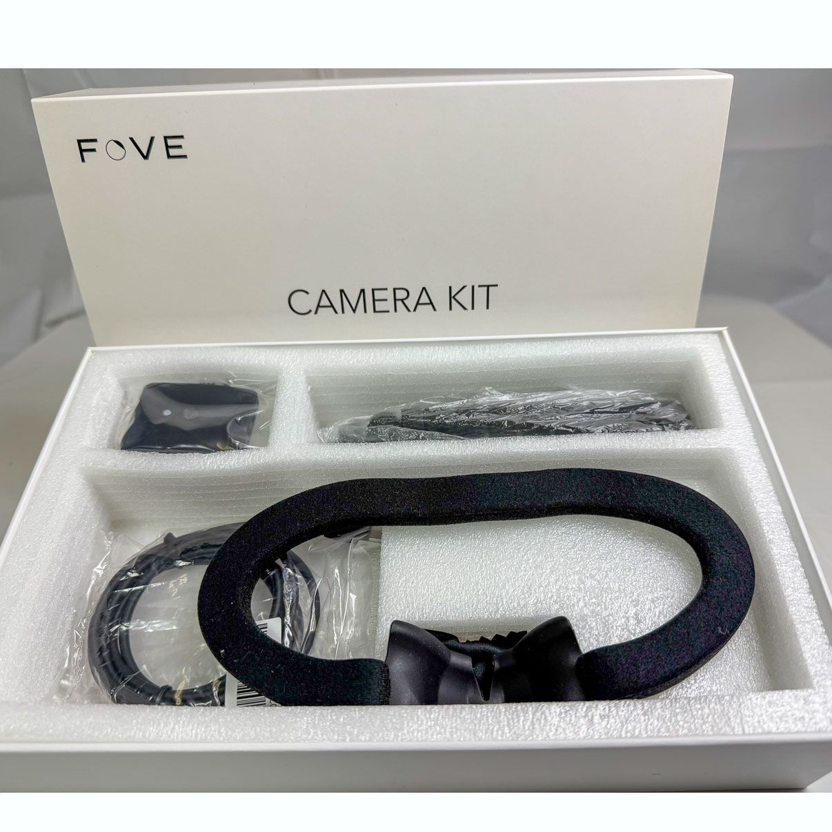 新品 VRゴーグル FOVE 0 アイトラッキングヘッドセット｜動作未確認