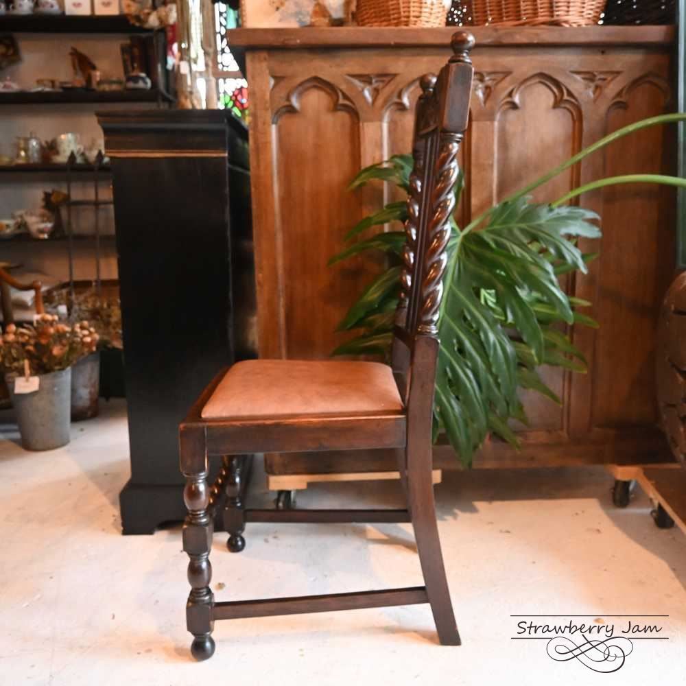 L3705-4-1 2 英国アンティーク オーク ダイニングチェア レザーチェア アンティークチェア クラシック バーリーシュガーツイスト 木彫刻 ハイバック 椅子 イギリス MARWIL-DEMENAGEMENTS_CH