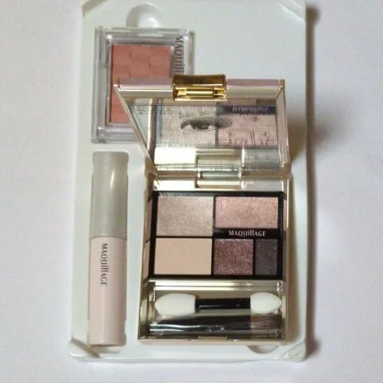 マキアージュ　トゥルーアイシャドー　BR722 新品未使用 送料140円～即決 新品 マキアージュ トゥルーアイシャドー BR722