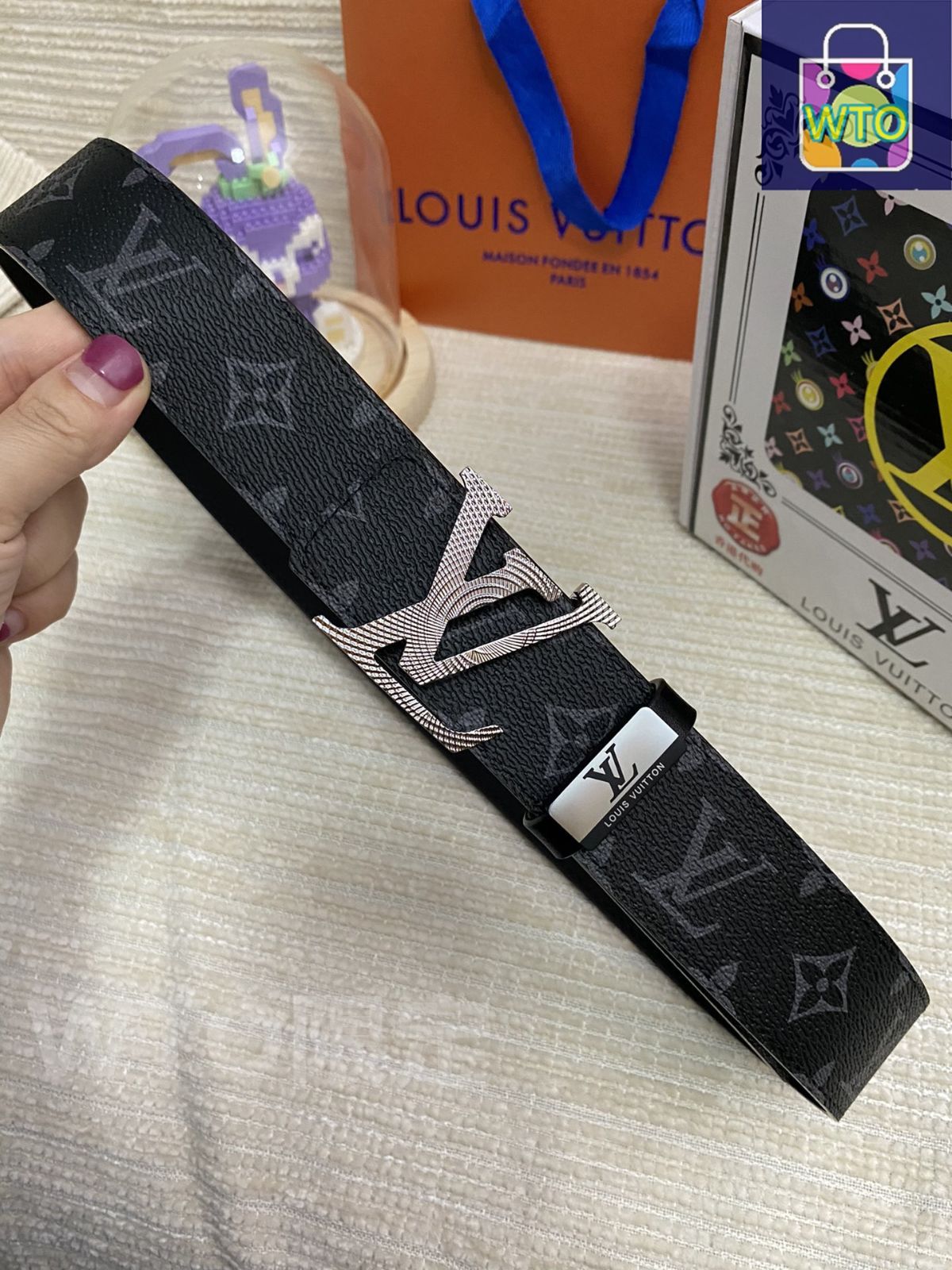 ルイヴィトン　ベルト ベルト・LV ステッチ 40MM リバーシブル モノグラム・エクリプス