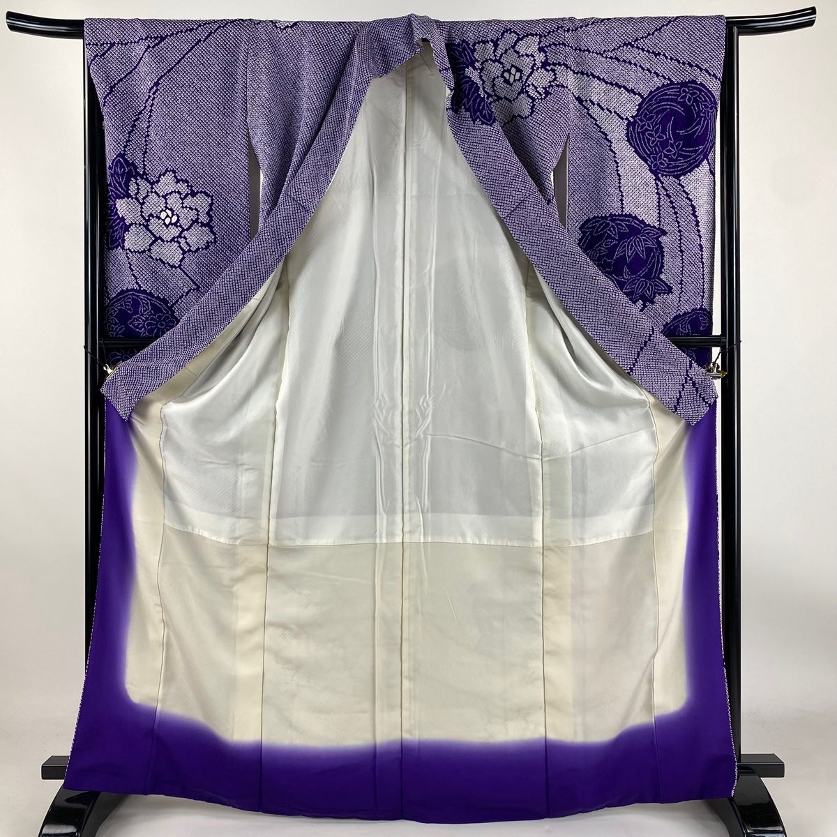 【振袖】✰成人式 ✰正絹 ☆身丈176　裄68　★中古 振袖 身丈163cm 裄丈64.5cm M 袷 枝垂れ桜 麻の葉 金糸 金彩 黒