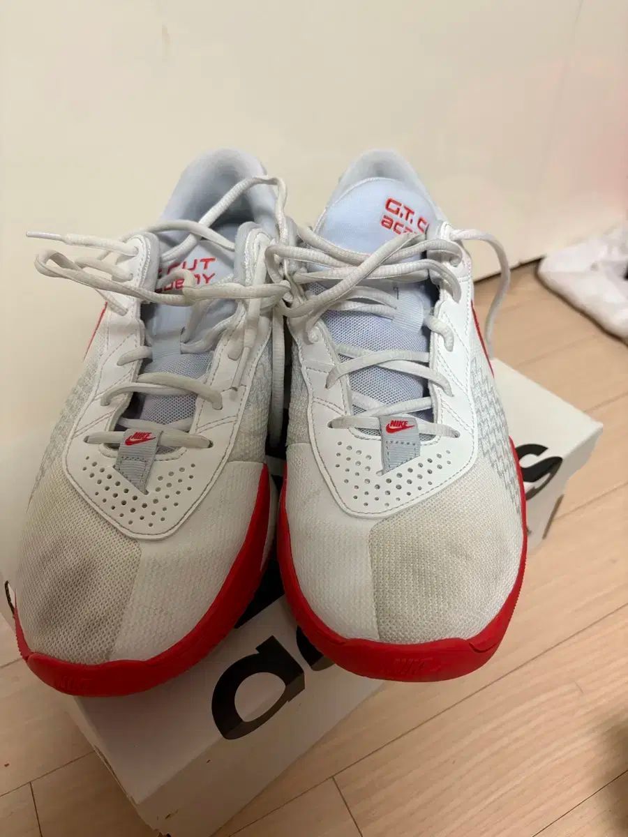 ナイキ ジィーティカット アカデミー バスケシューズ 280