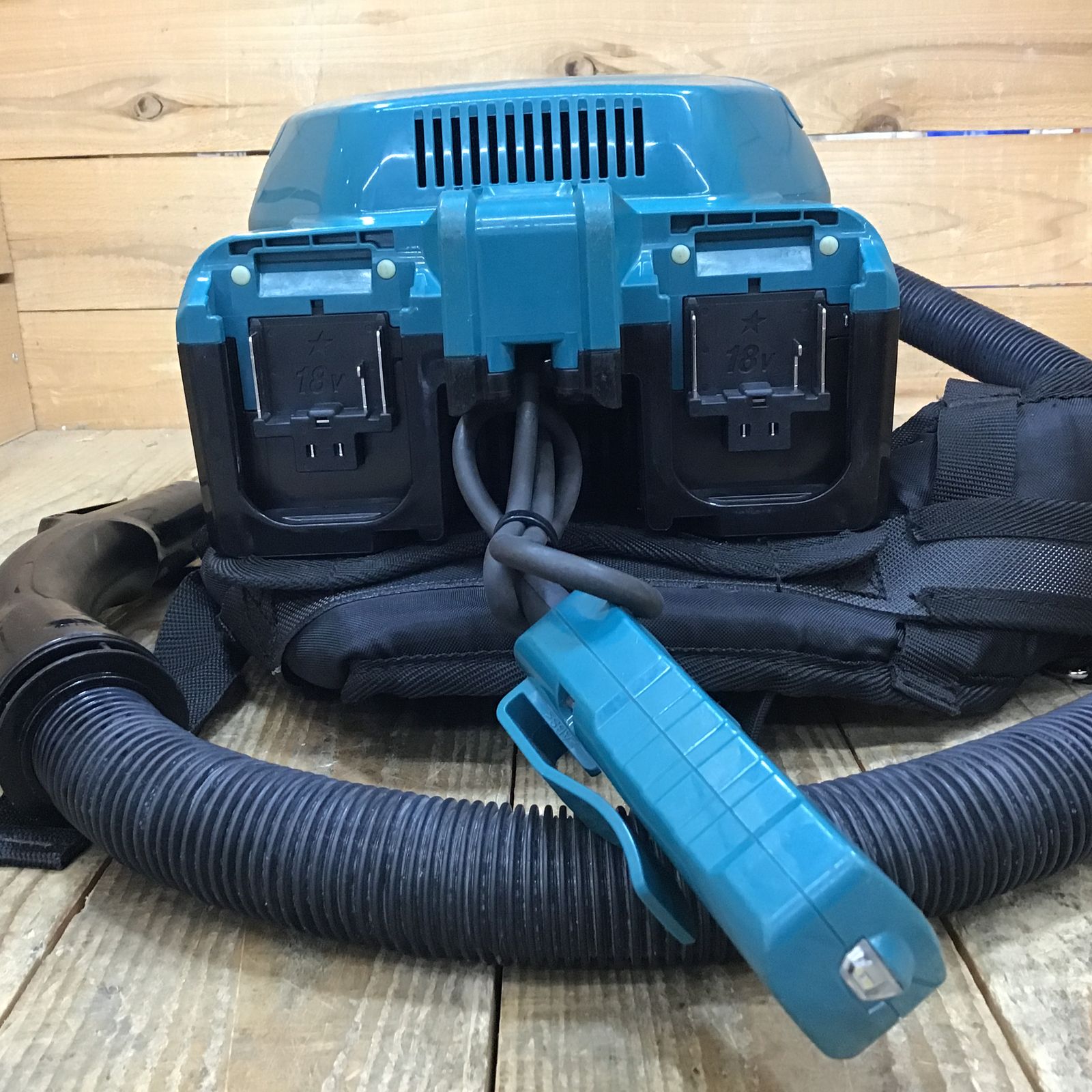 ☆マキタ(makita) コードレス背負い集じん機 VC260DZ【所沢店】