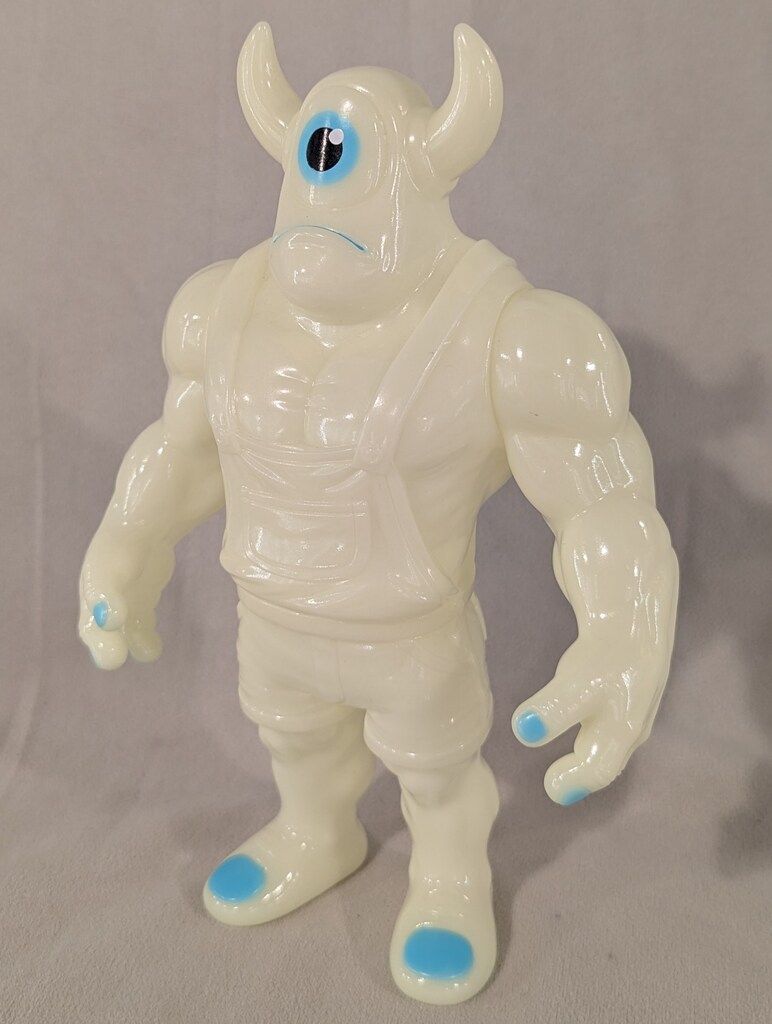 新作，低価 ONZI ニール 蓄光成型/水色成型