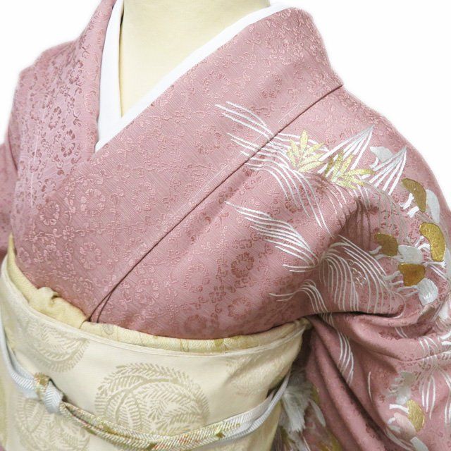 【金箔】正絹　上質な訪問着　袷　松梅菊に金箔 楽天市場】【新古品】 訪問着 着物 正絹 袷 フォーマル 金駒刺繍