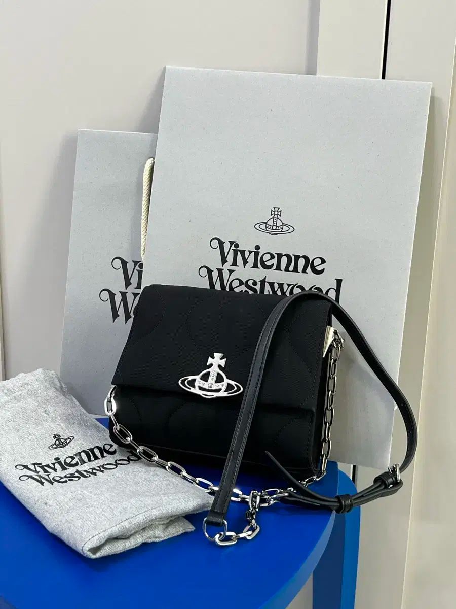 Vivienne Westwood ヴィヴィアン ウエストウッド ヴィーガン キルティング クロスバッグ