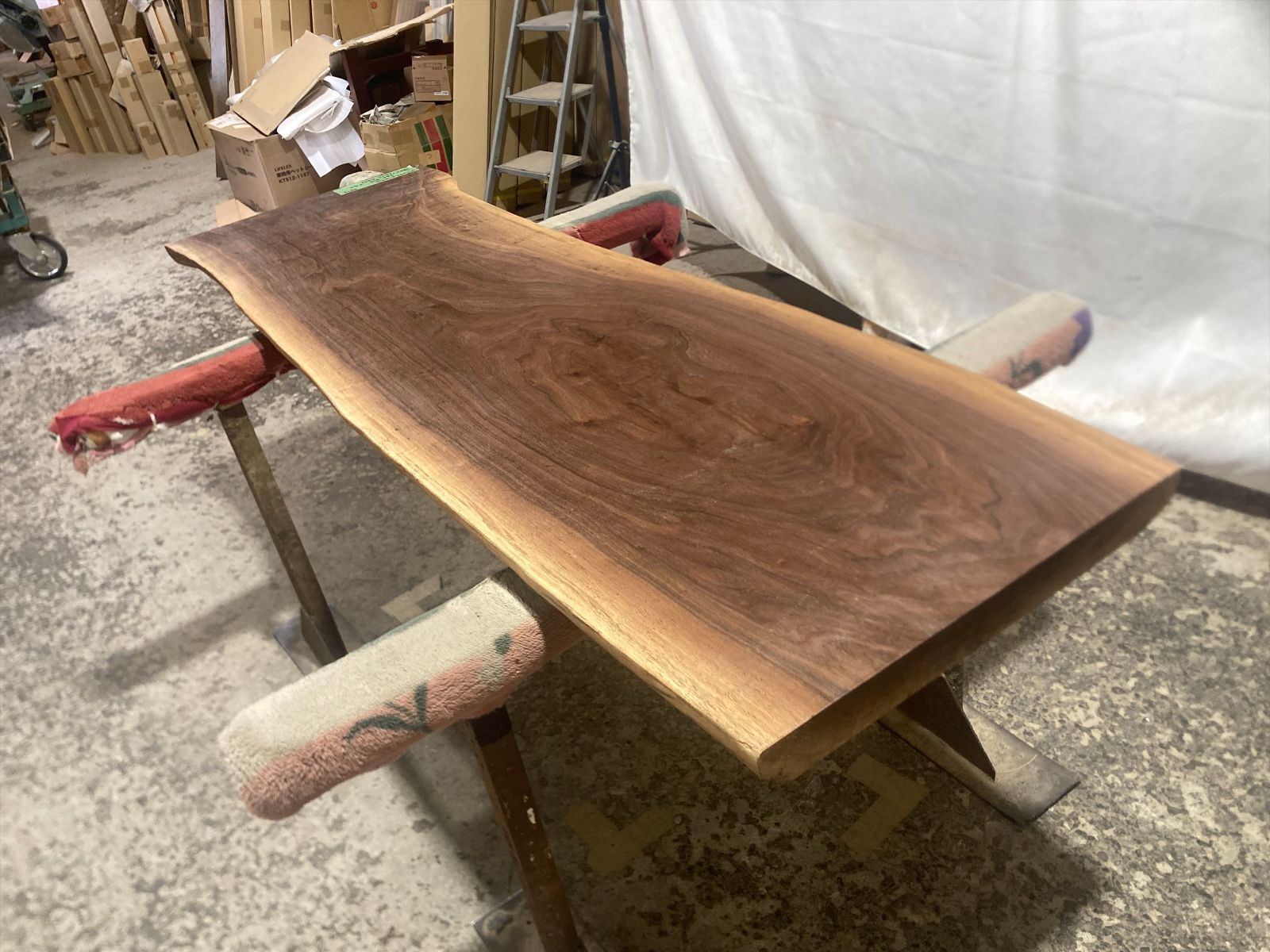 ブラックウォールナット9214 一枚板無垢 乾燥材 1800ｘ560-510ｘ50mm カウンター センターテーブル ダイニングテーブル MARWIL-DEMENAGEMENTS_CH