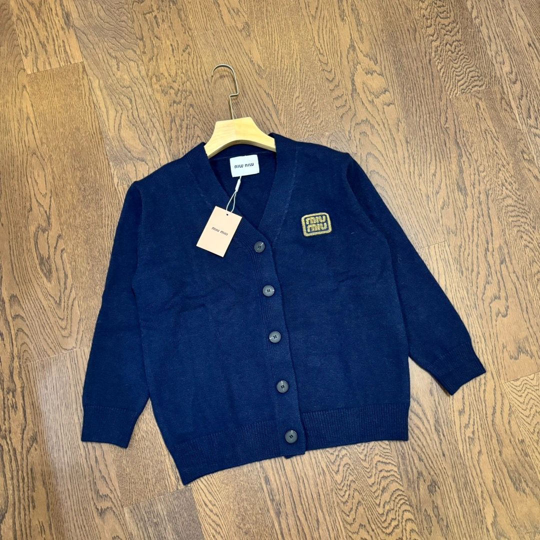 MIUMIUネイビー ボタン付きカーディガン