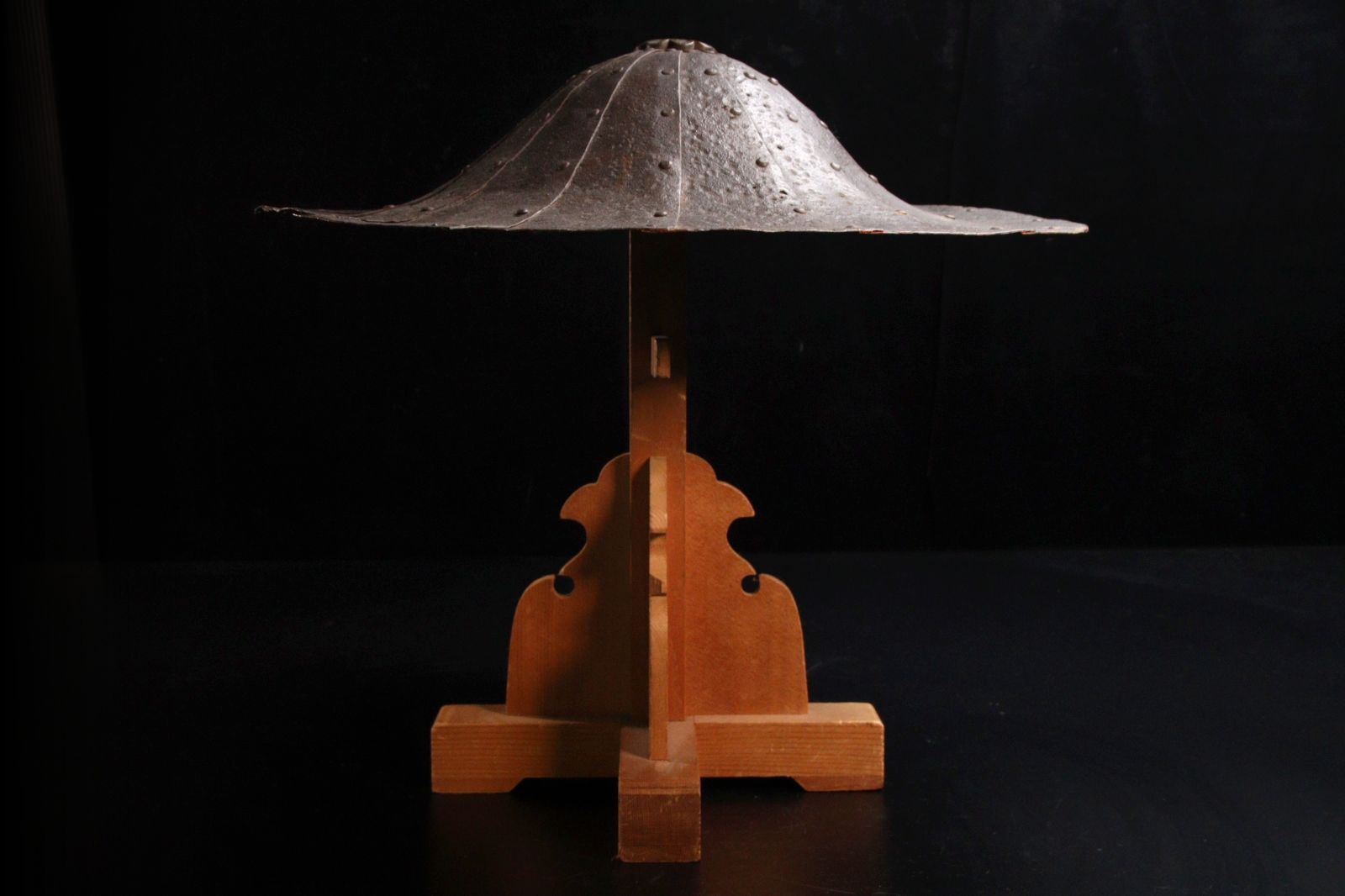 江戸時代 轡家紋 鉄地 十六枚張陣笠 42.5cm 1106g 唐物 骨董 古
