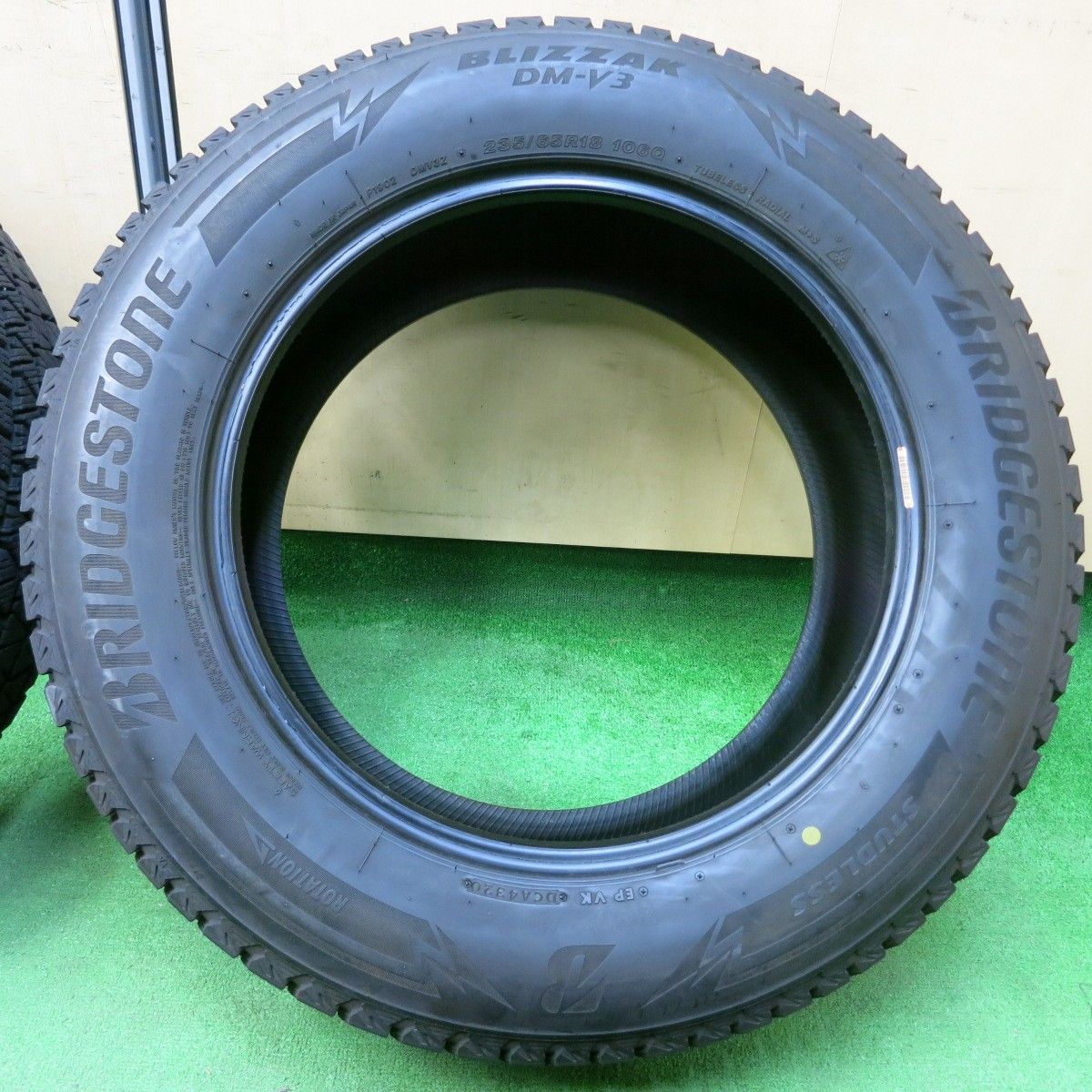 スタッドレス 235|65R18