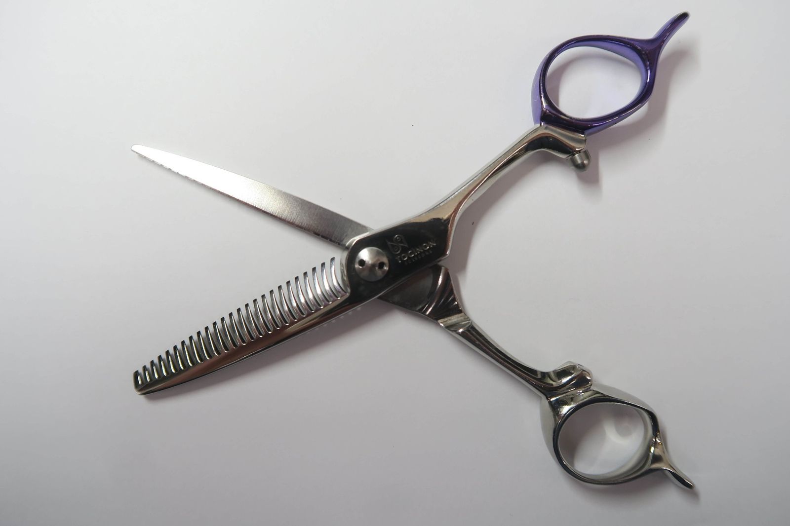 【Itami】TOGINON セニングシザー ケース付き トギノン セニングシザー 6.0専用ケース付き 値下げ！！トギノン