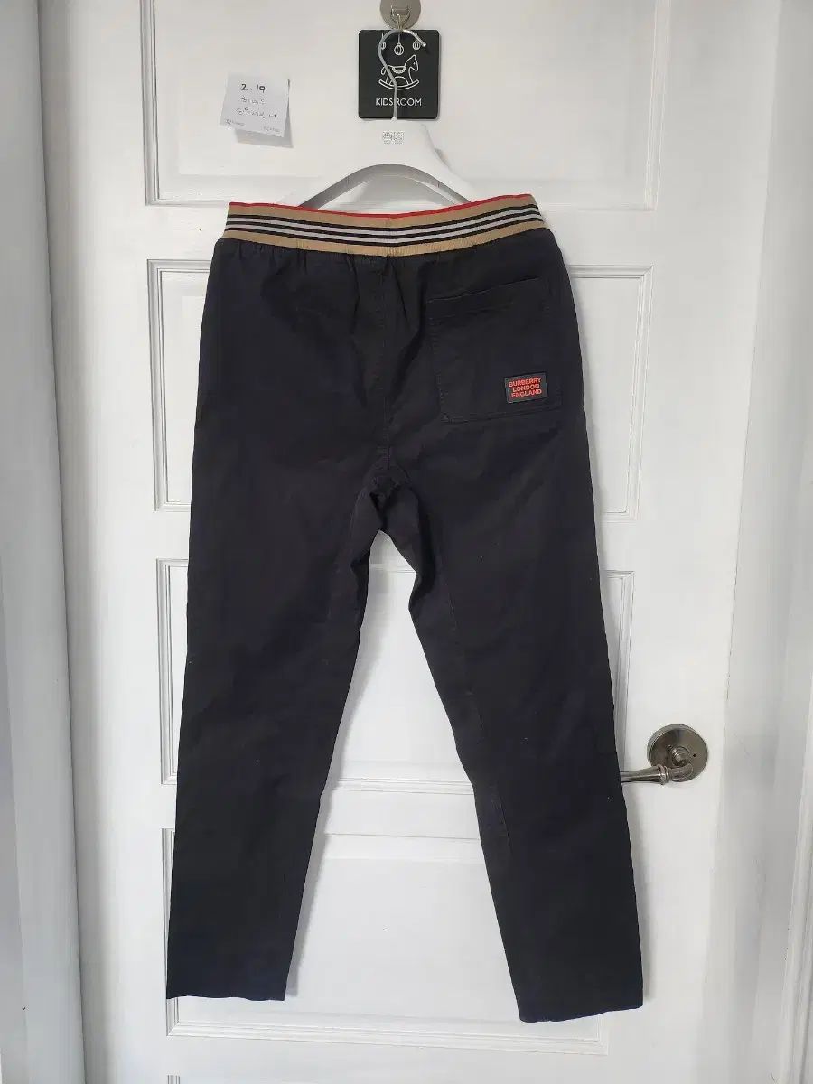 BURBERRY バーバリー チノパンツ 黒 14Y