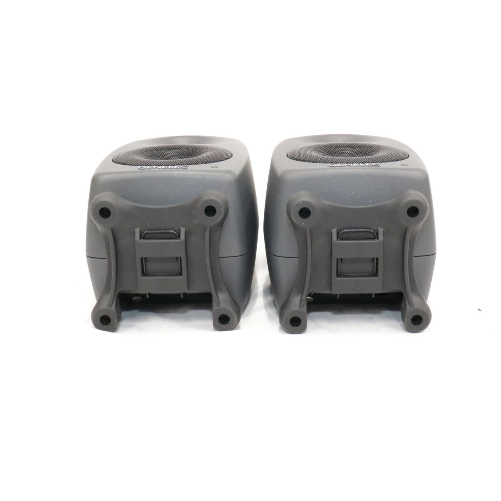 [中古] GENELEC Compact SAMシリーズ モニタースピーカー 8320A ダークグレー 8320APM[非常に良い(A)] 8320A - ジェネレックジャパン