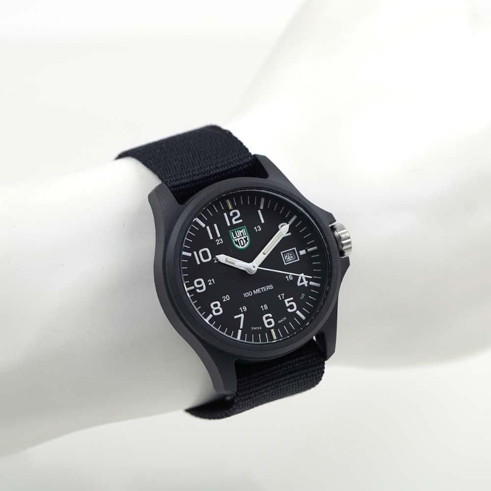 ルミノックス 腕時計 メンズ 日付カレンダー ブラック BLACK LUMINOX