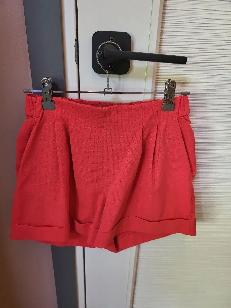 lululemon ルルレモン レッド 半ズボン レディース ショートパンツ