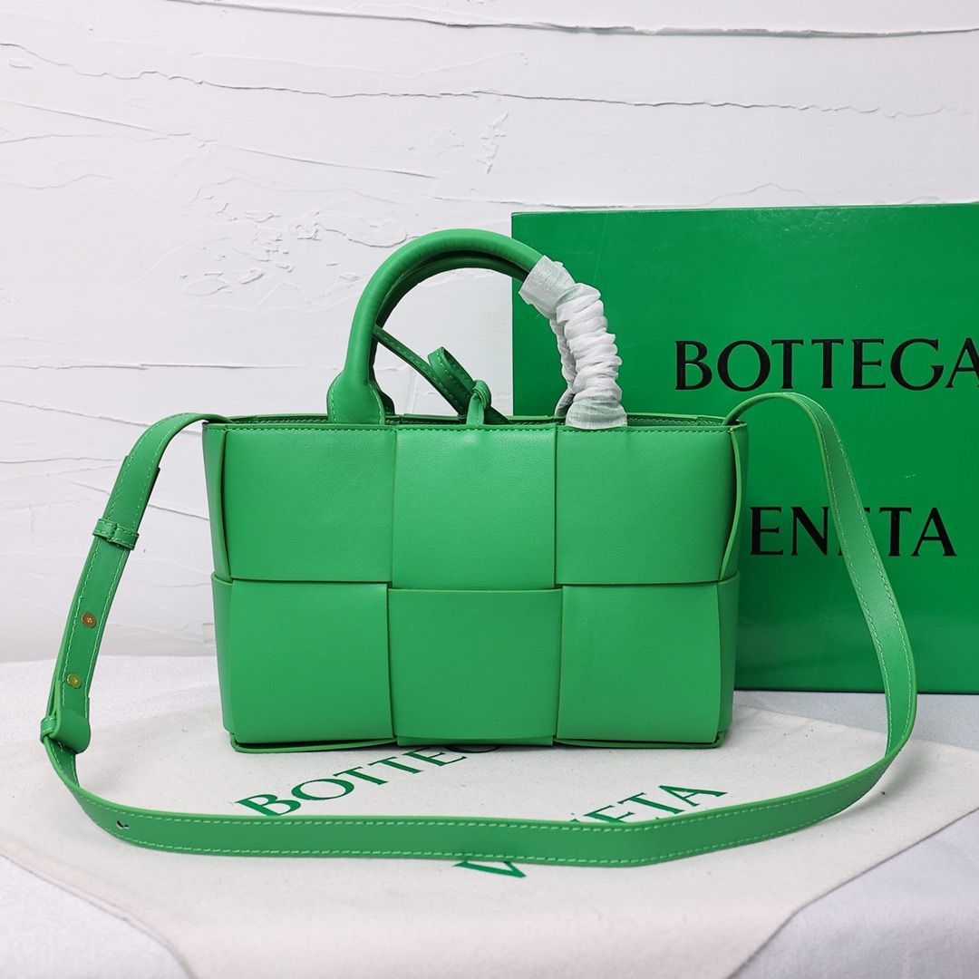 BOTTEGA VENETA ミニ アルコ トートバッグ 緑