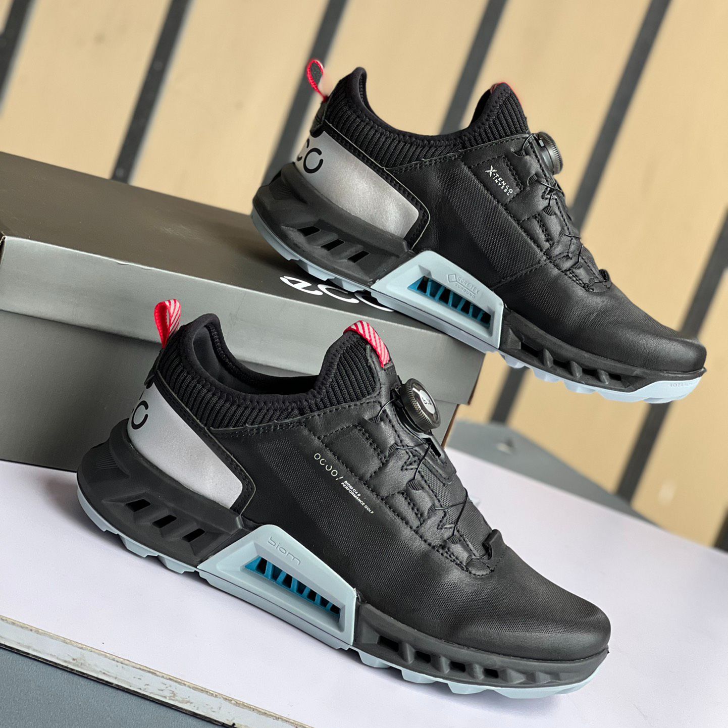 新作 ECCO MEN'S BOAシューズ ゴルフシューズ メンズ スニーカー 黒 EU39-EU44