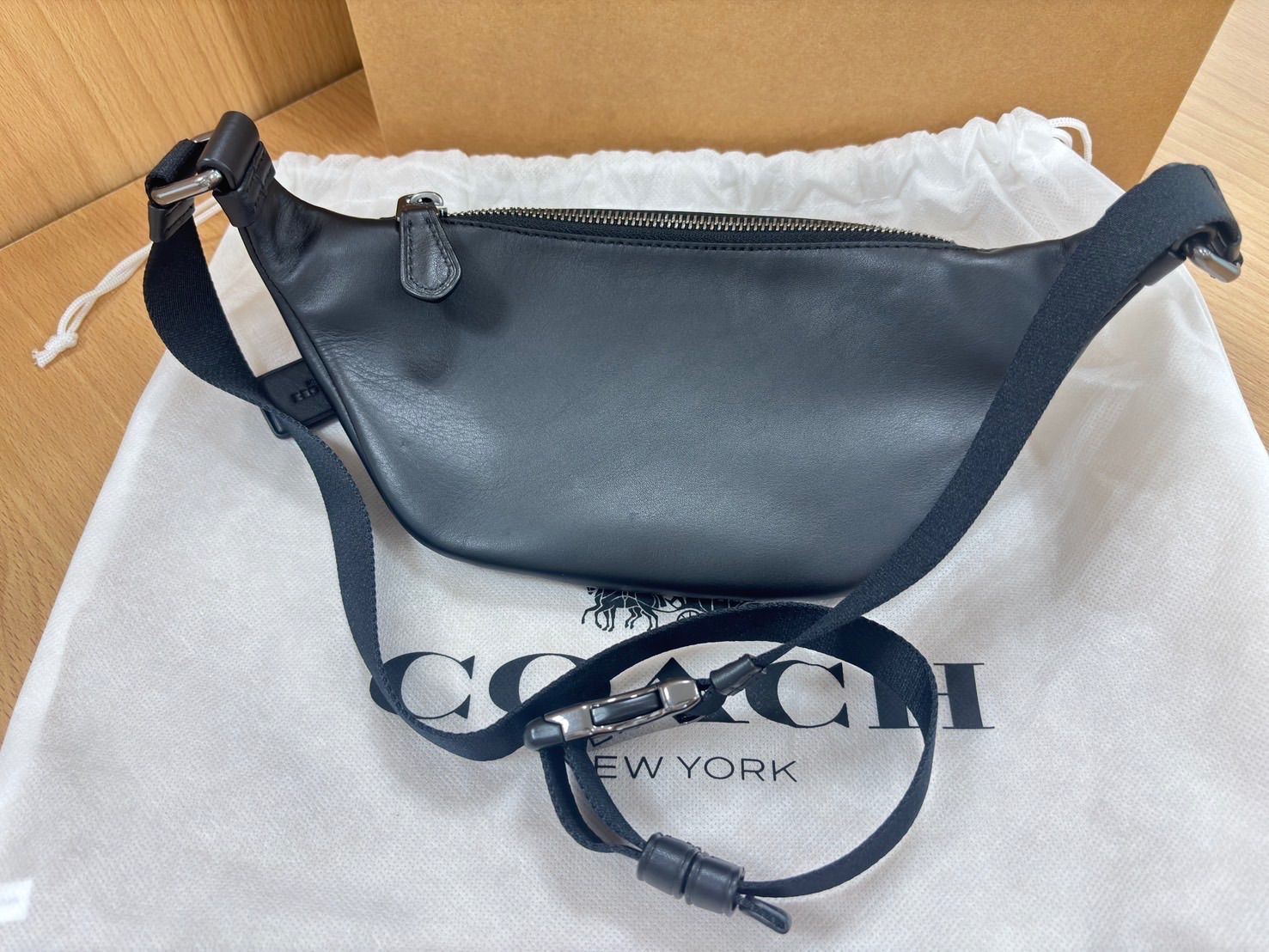 GO30 [値下げ] COACH メンズ レザー ボディバッグ クロスバッグ F84710