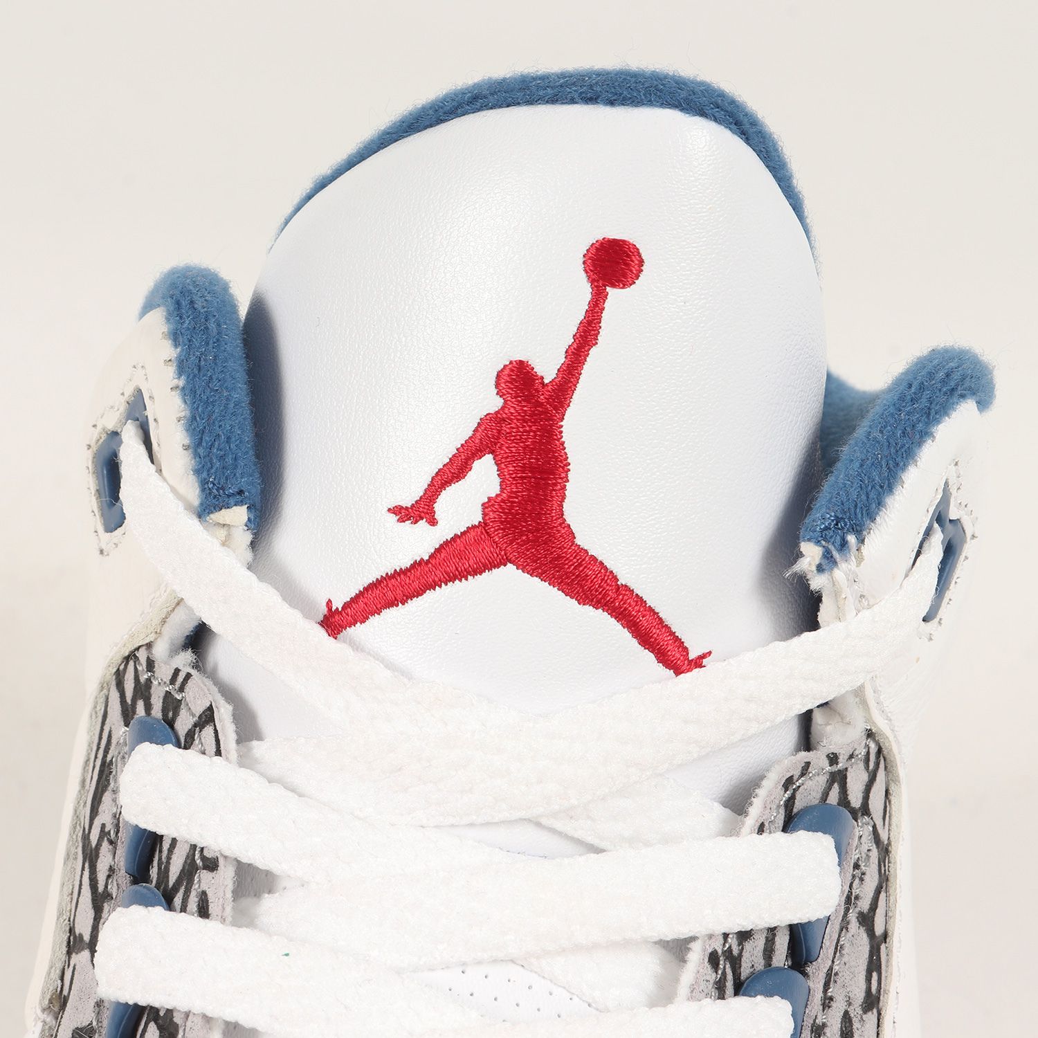 新品 NIKE ナイキ サイズ:28.0cm AIR JORDAN 3 RETRO TRUE BLUE (136064-141) エアジョーダン3 レトロ ホワイト トゥルーブルー 白青 US10 スニーカー シューズ 靴【メンズ】 新品 NIKE ナイキ サイズ:28.0cm AIR JORDAN 3 RETRO TRUE BLUE