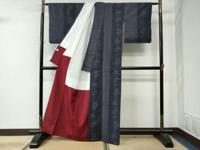 平和屋着物○本場結城紬 重要無形文化財 100亀甲 飛び亀甲柄 蔦の葉花