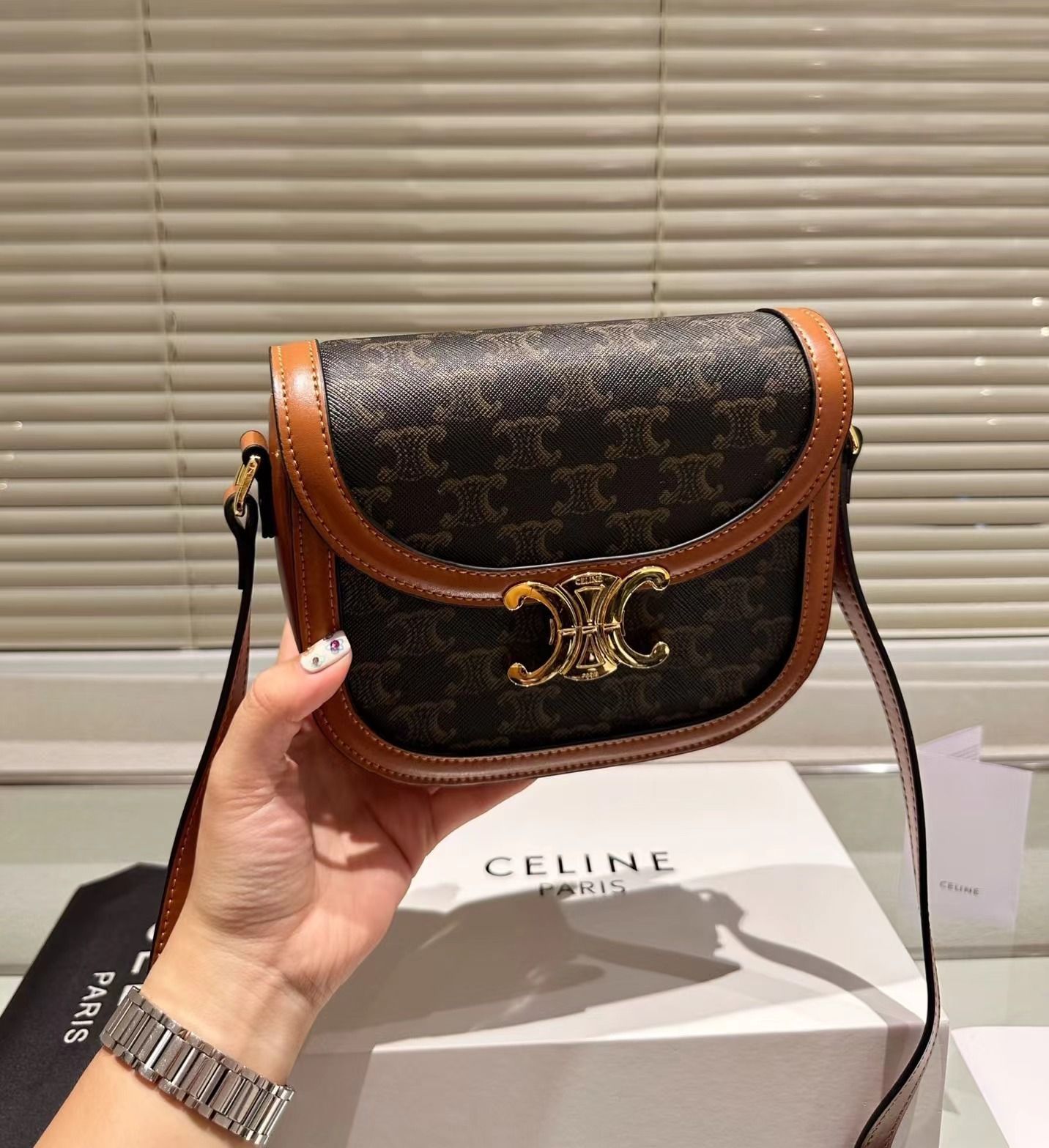 CELINE トリオンフ ミニブザス クレア カーフスキン ショルダーバッグ ...