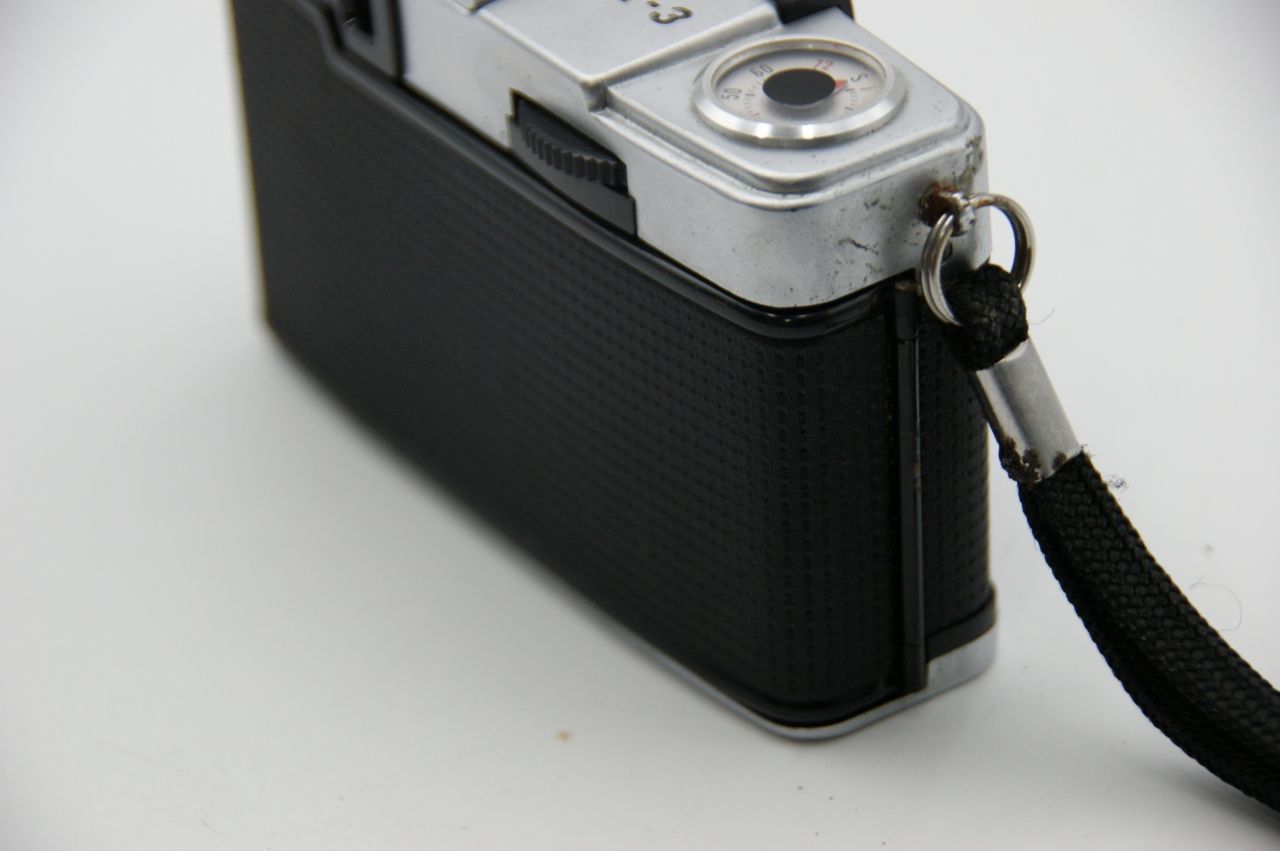 9320 赤ベロOK 良品 OLYMPUS-PEN EE-3わずかに有埃チリ - フィルムカメラ