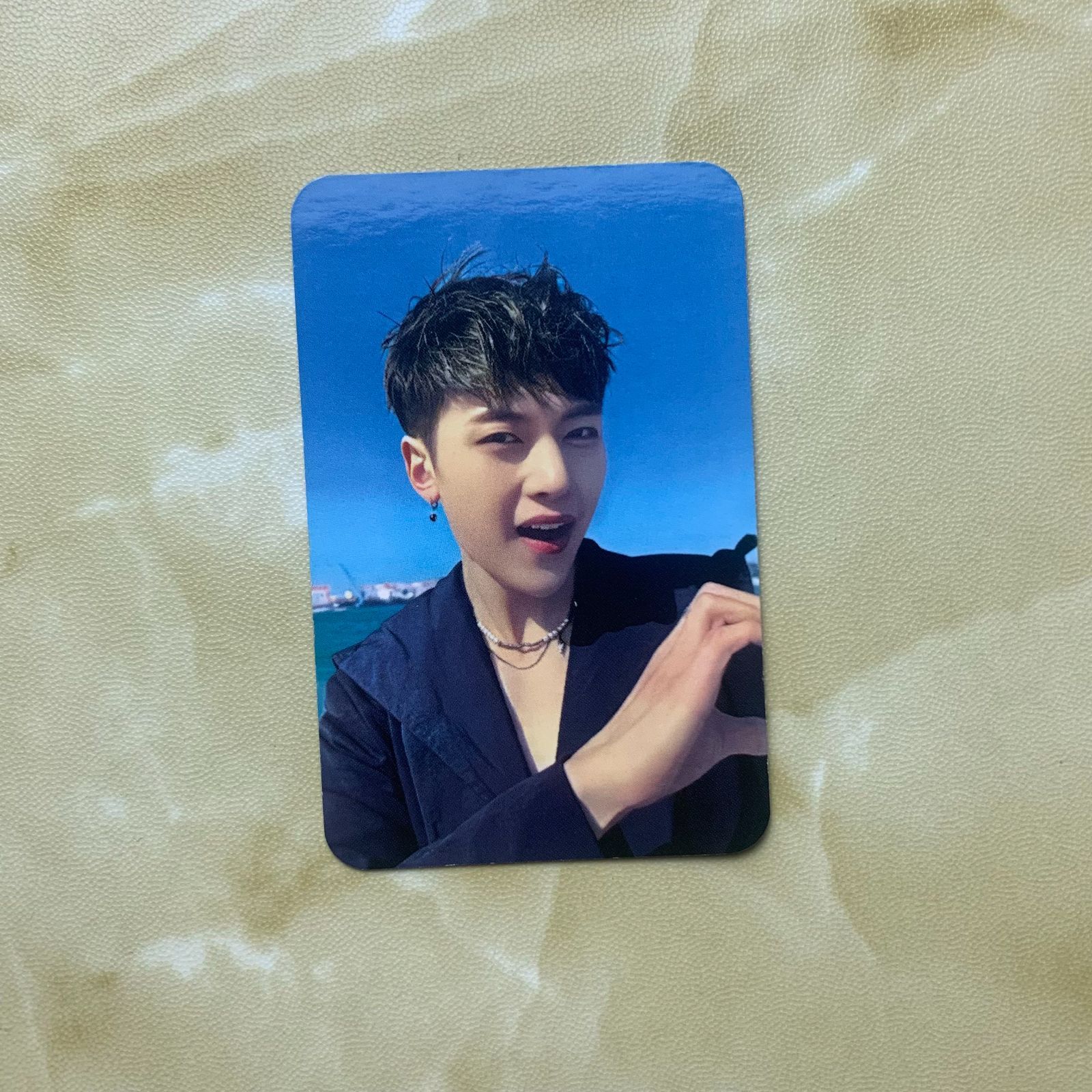 匿名配送】 ZEROBASEONE PREZENT ZB1 キムジウ ン B賞 あっち