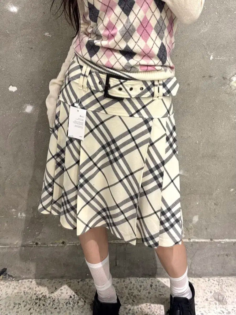 Burberry BURBERRY バーバリー ブルーレーベル ノヴァチェック アイボリー バックル スカート