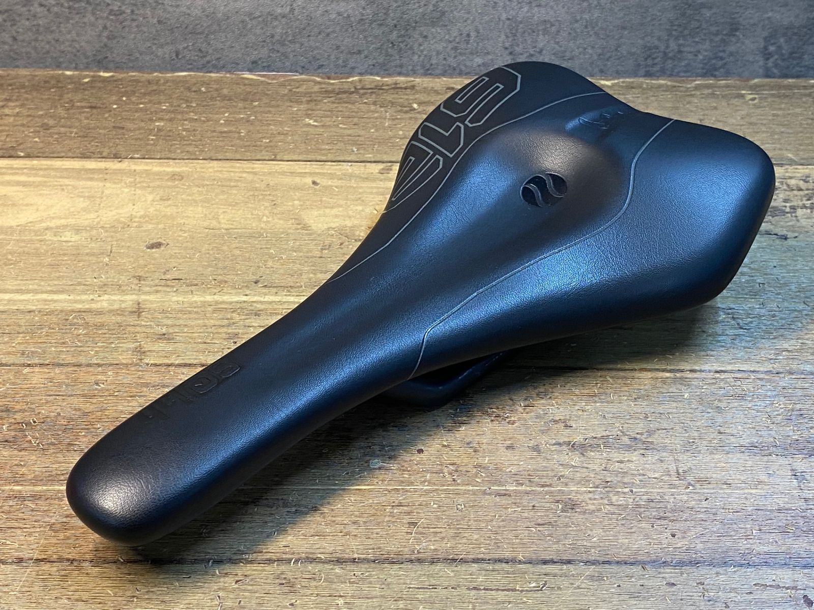 JJ210 SQ lab 612 ERGOWAVE サドル 黒 カーボンレール