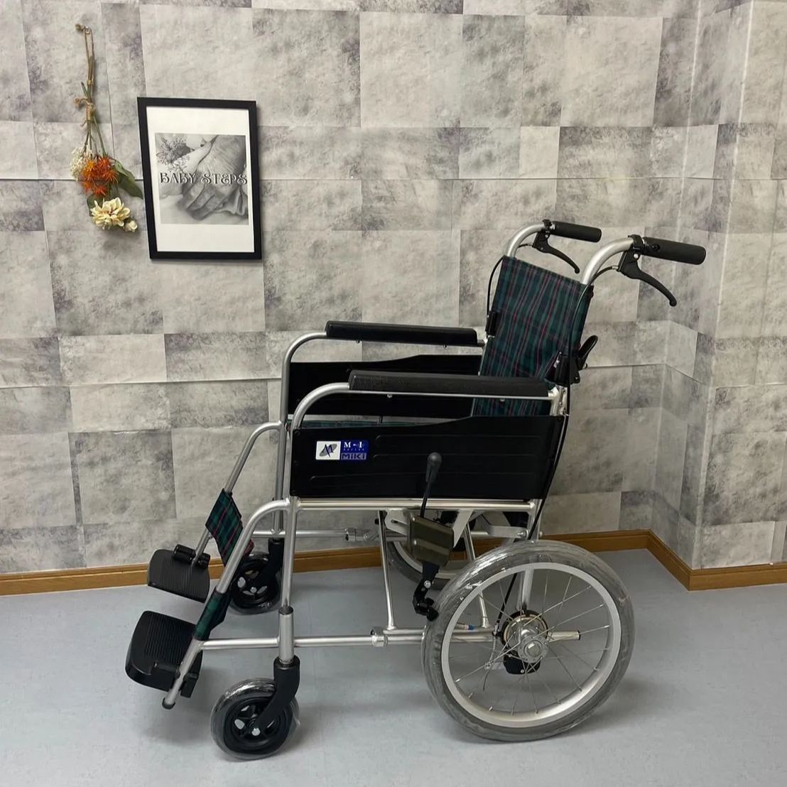 送料無料] 車椅子 介助用 MiKi MPCN-46JD Miki 介助用 軽量 車椅子