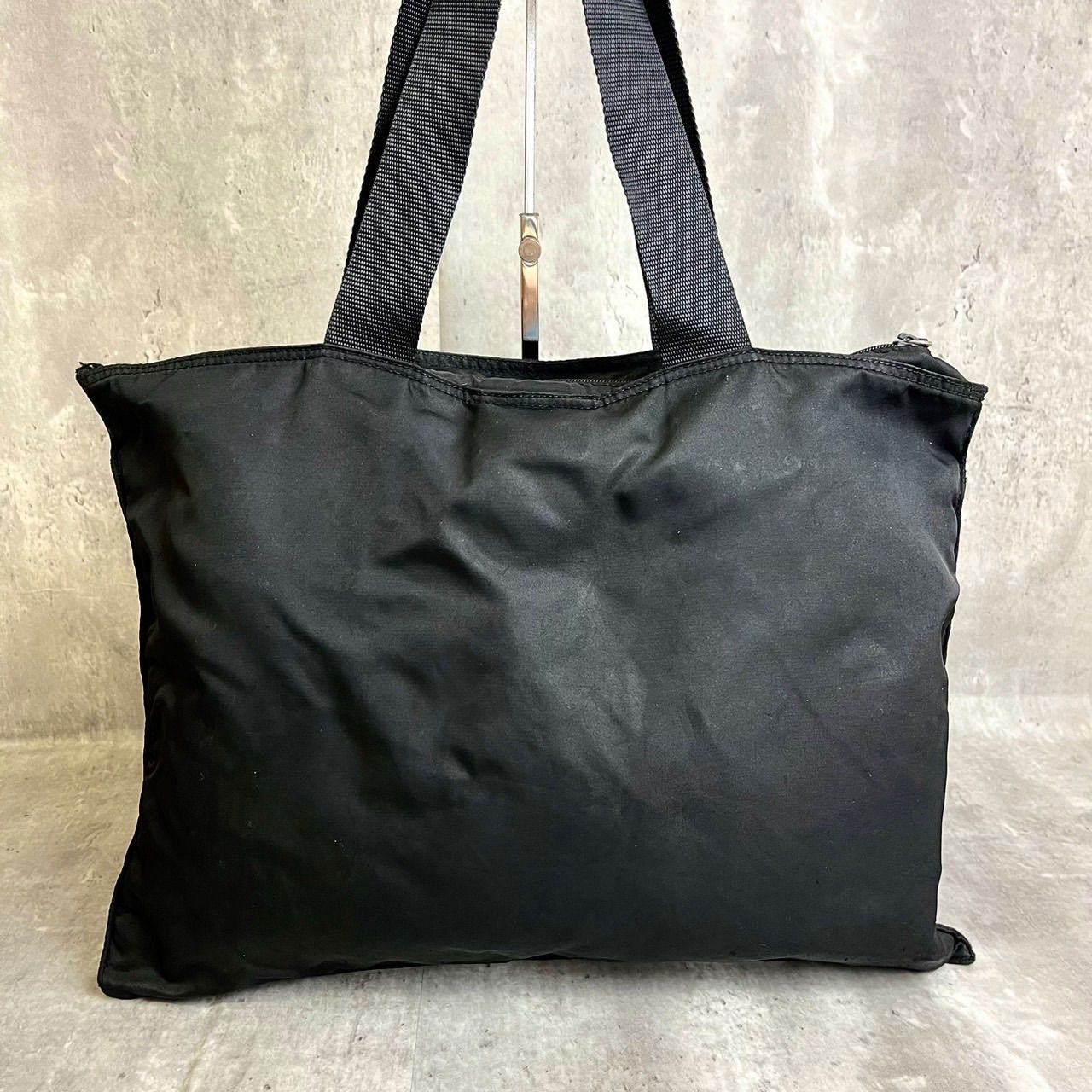 プラダ 三角プレート 大容量 A4 収納可能 ナイロン レザー トートバッグ 黒 PRADA プラダ ナイロン トートバッグ A4 三角プレート ブラック