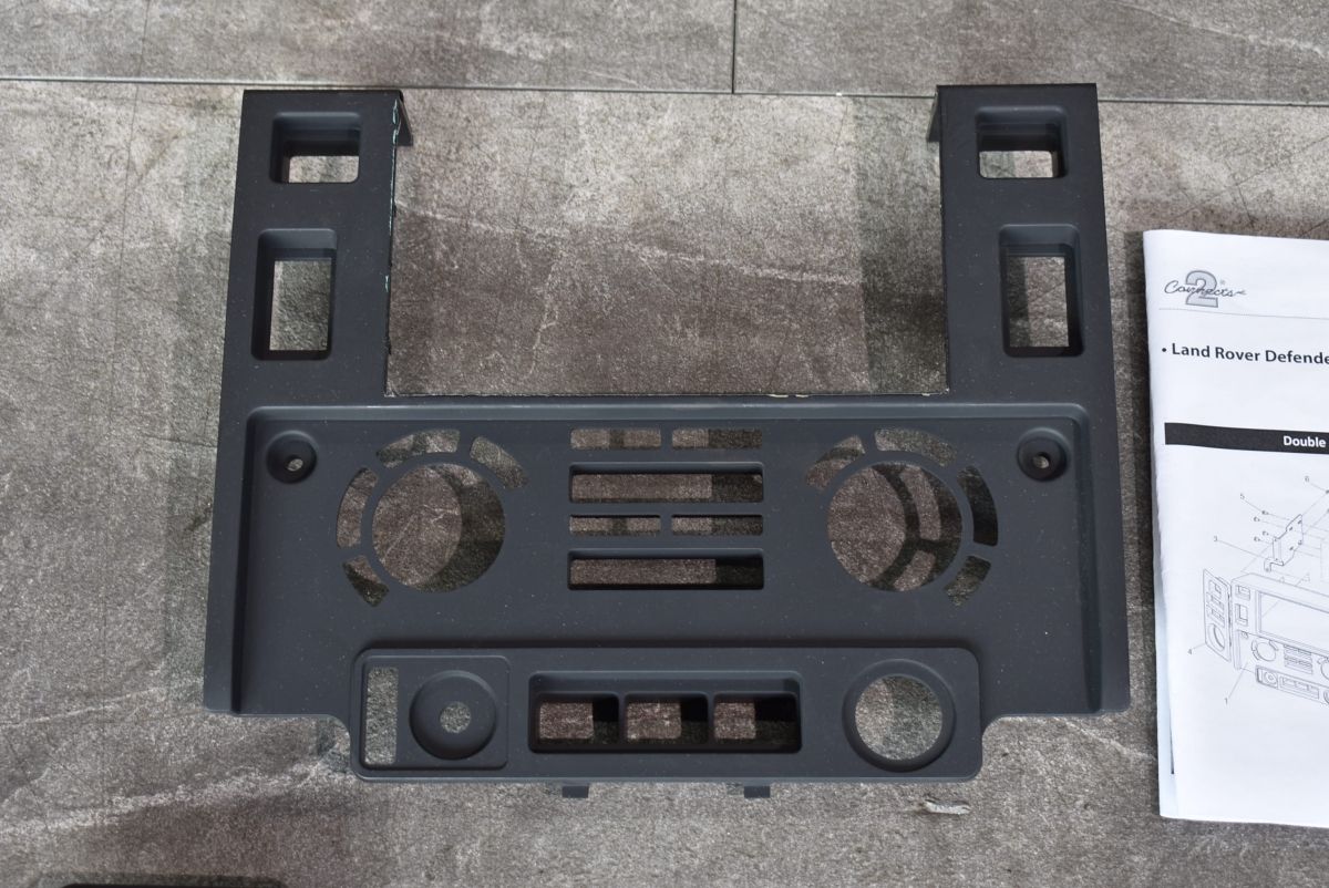 即決品 ランドローバー ディフェンダー 用 2DIN ナビパネル 取り付けキット