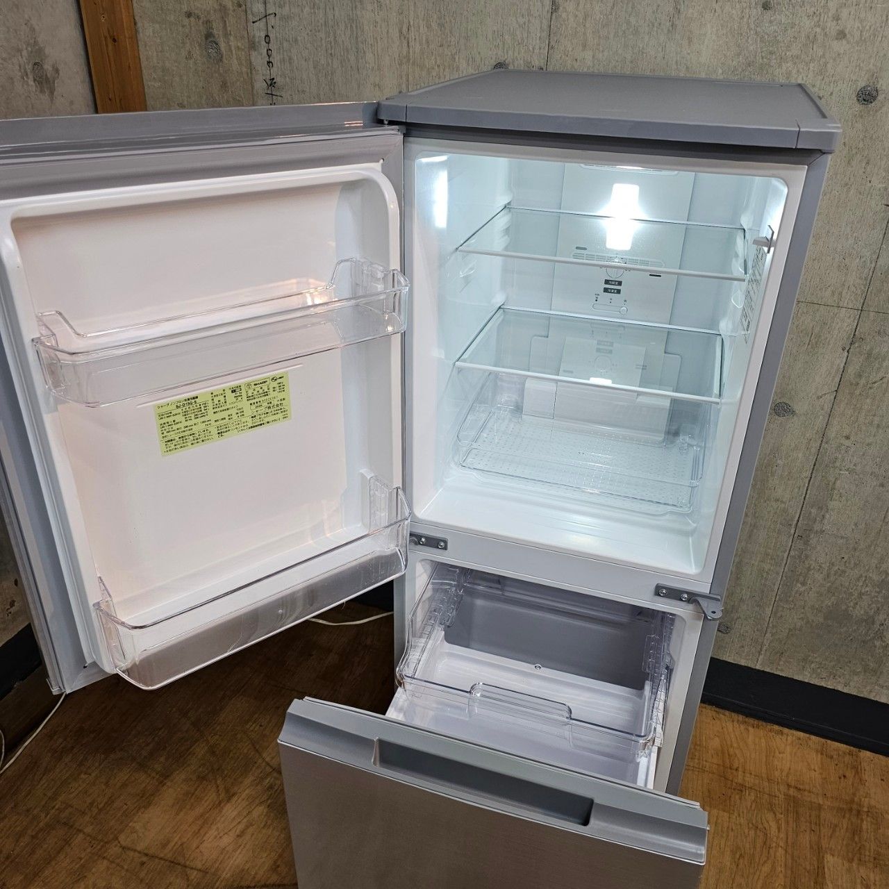 横浜市内無料配達】2020年製 シャープ 2ドア冷蔵庫 SJ-D15G-S