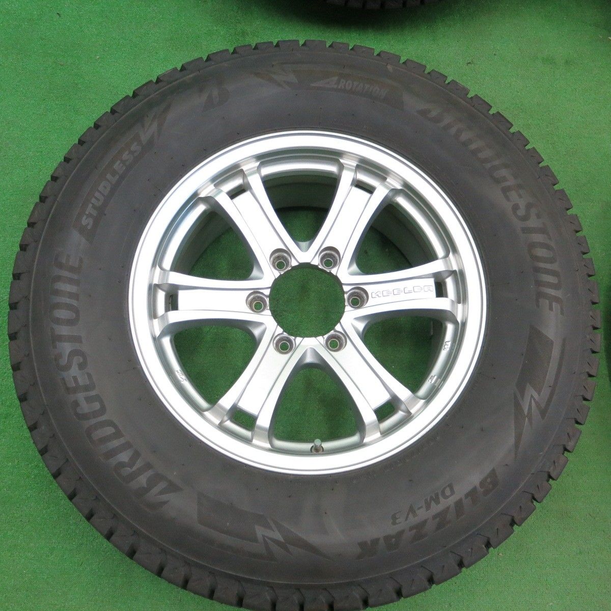 送料無料] バリ溝！22年！キレイ！9.5分☆KEELER 265/70R17 