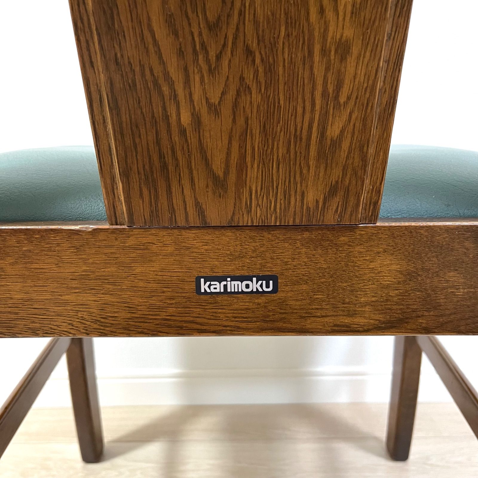 た45 karimoku カリモク ダイニングチェア オーク材 グリーン レザー調 クラシックモダン 北欧スタイル MARWIL-DEMENAGEMENTS_CH