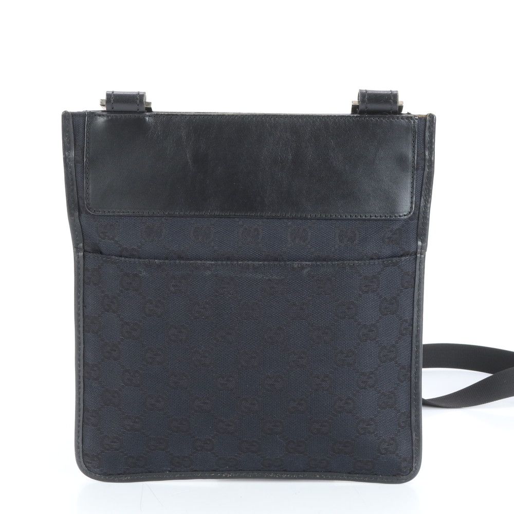 美品✨ GUCCI メッセンジャーバッグ 黒 キャンバス レザー A4収納可能 美品✨ GUCCI メッセンジャーバッグ 黒 キャンバス レザー A4